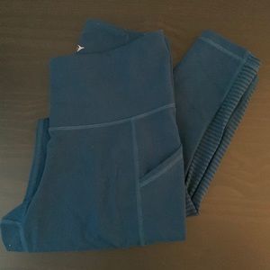 Old Navy active go dry, size M with side pockets